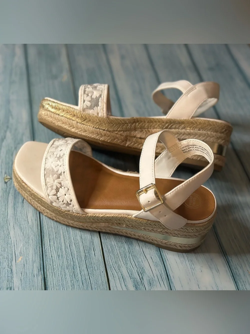 White Braided Straw Platform Sandals with Floral Mesh Stitching on Strap | Sz:3Y